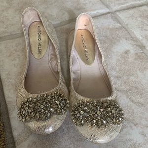 Antonio Melani ladies embellished flat shoes. 6M